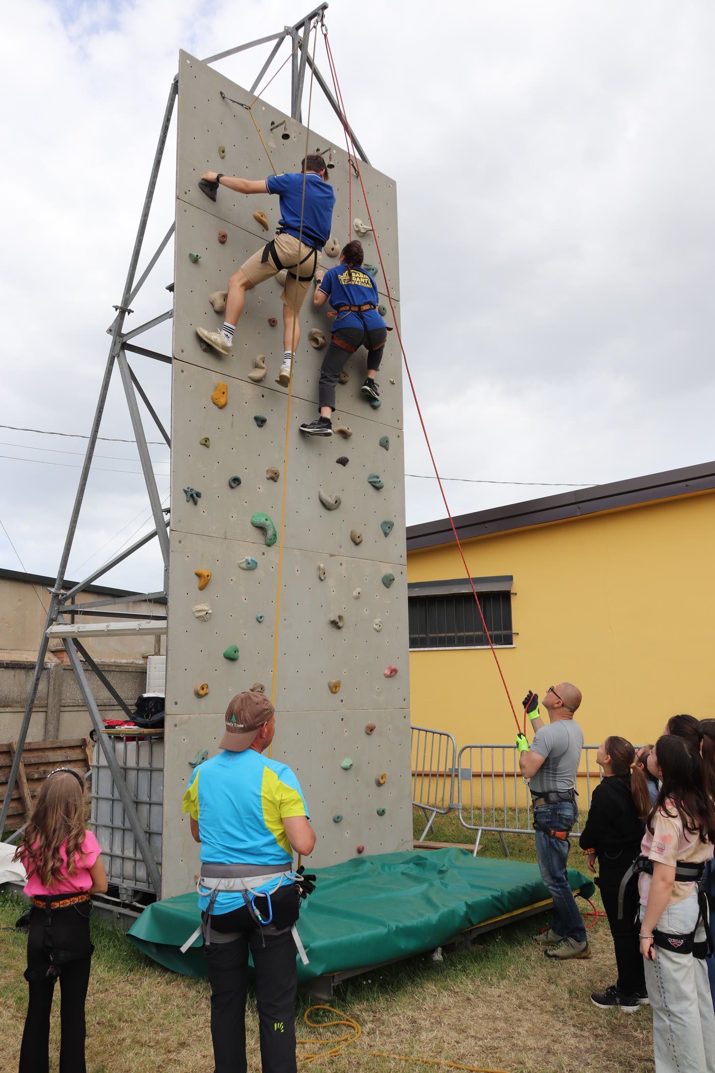 Parete di arrampicata del CAI nell'Angolo dei Bambini